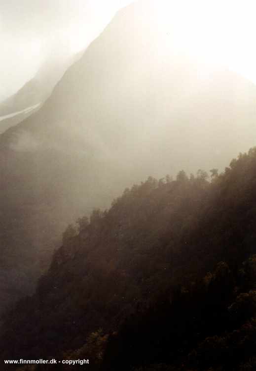 Briksdalsbreen - a special light